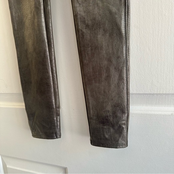 SPANX Faux Leather Croc Shine Leggings Darkened Olive Slimming Size Small - Picture 7 of 11